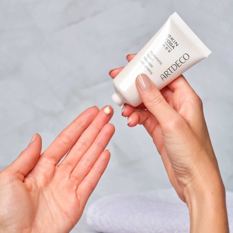 Hyaluronic Nutri Mousse with Ginseng Artdeco